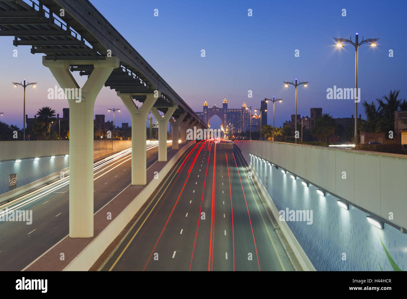 United Arab Emirates, Dubai, Atlantis Hotel, street scene, light tracks ...