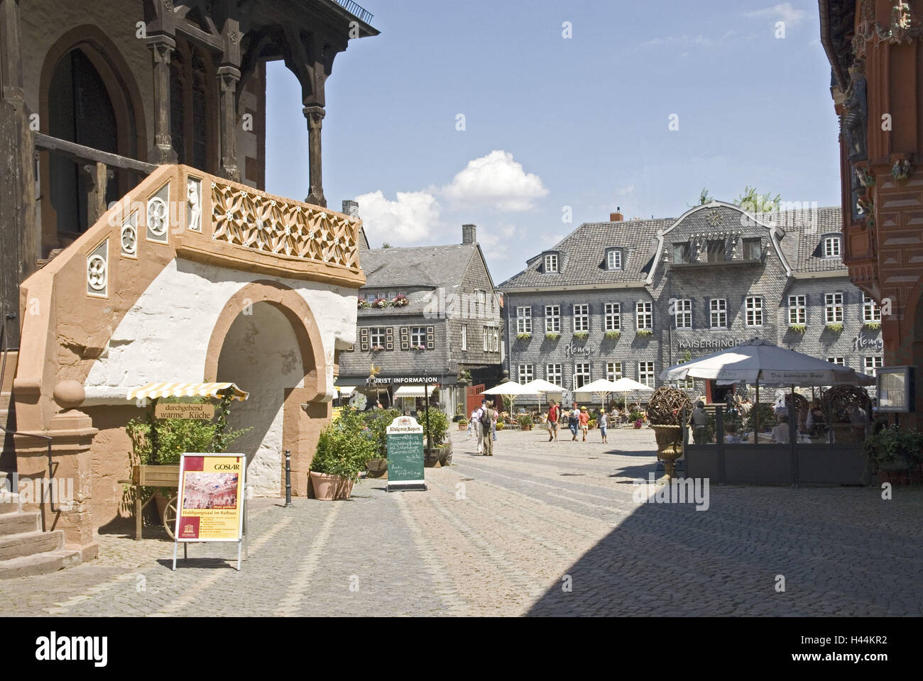 Germany, Lower Saxony, Harz, Goslar, marketplace, city hall stairs, slate houses, Kämmereigebäude, emperor's ring house, tourist Stock Photo