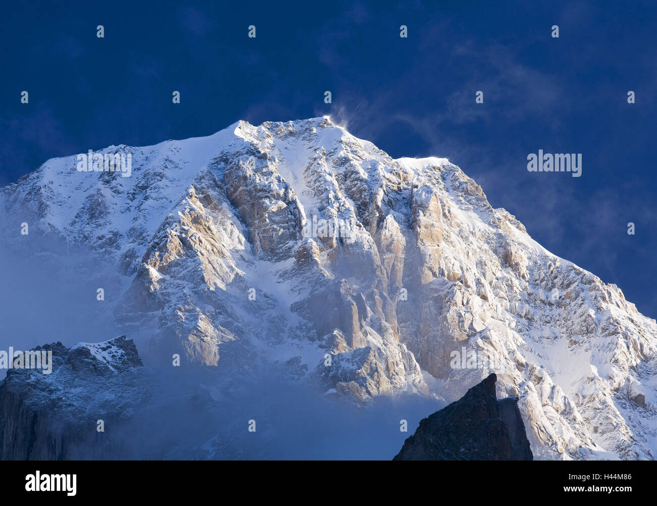 Italy, Montblanc you Courmayeur, summit, snow Stock Photo - Alamy