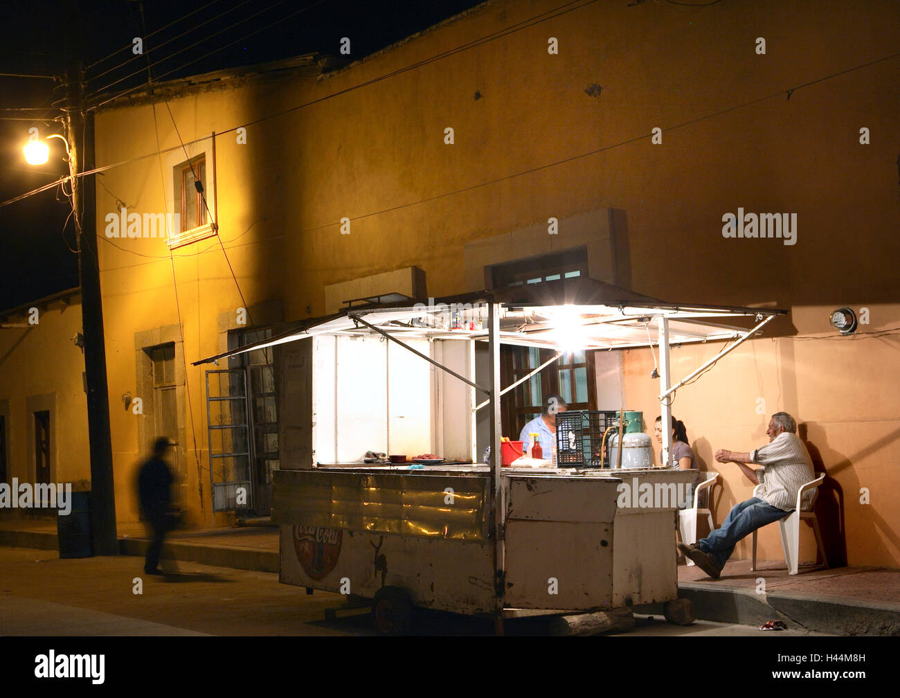 Mexico street Scene, Vendor Stock Photo - Alamy