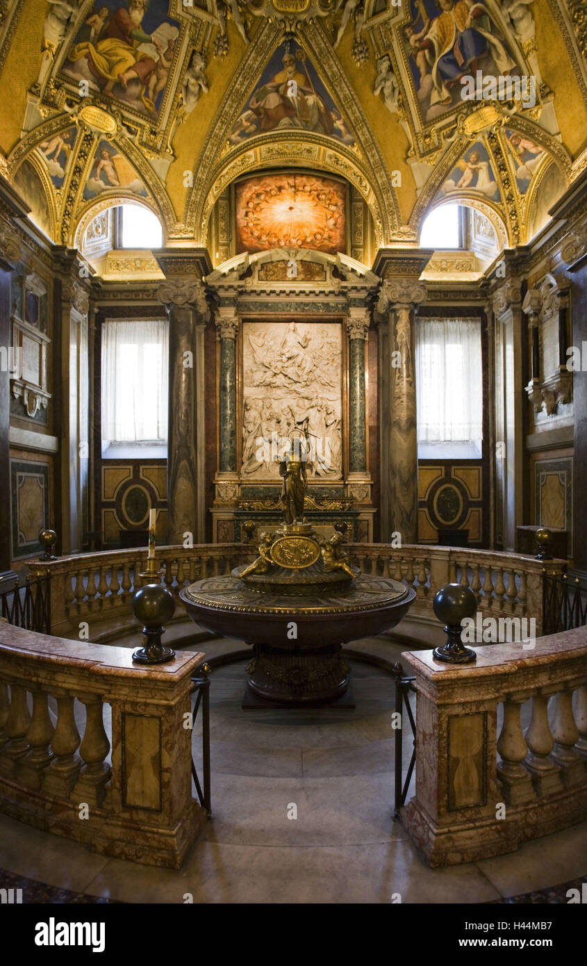 Santa maria maggiore interior hi-res stock photography and images - Alamy