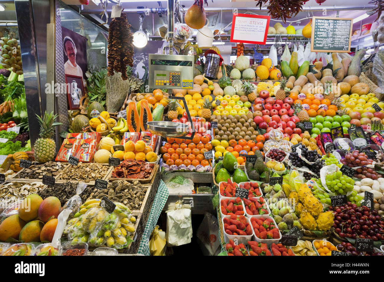 Barcelona fruit market hires stock photography and images Alamy