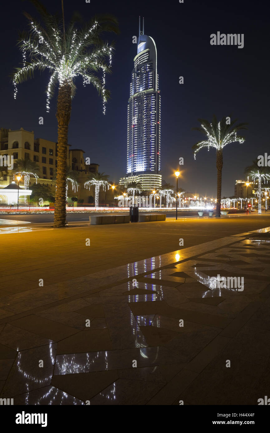 Lighting dubai architecture hires stock photography and images Alamy