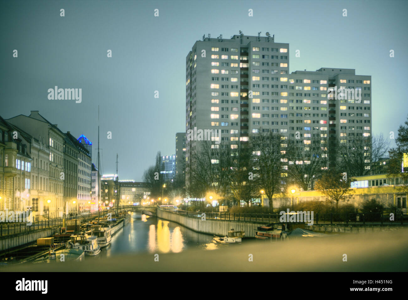 Berlin cityscape hi-res stock photography and images - Alamy