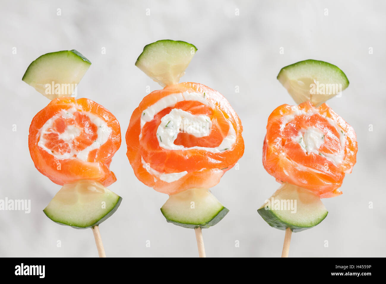 Saelect Salmon Cream Cheese Rolls 680 g main image 0