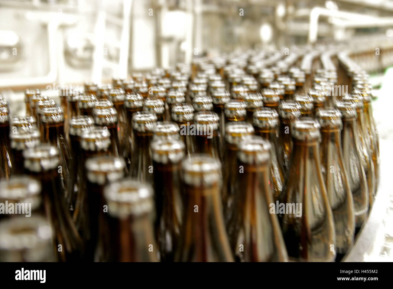 Brewery, flask filling, production line Stock Photo - Alamy