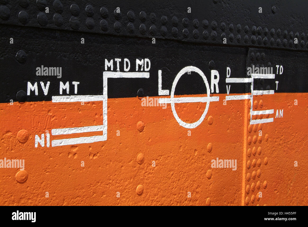 Ship hull marking hires stock photography and images Alamy