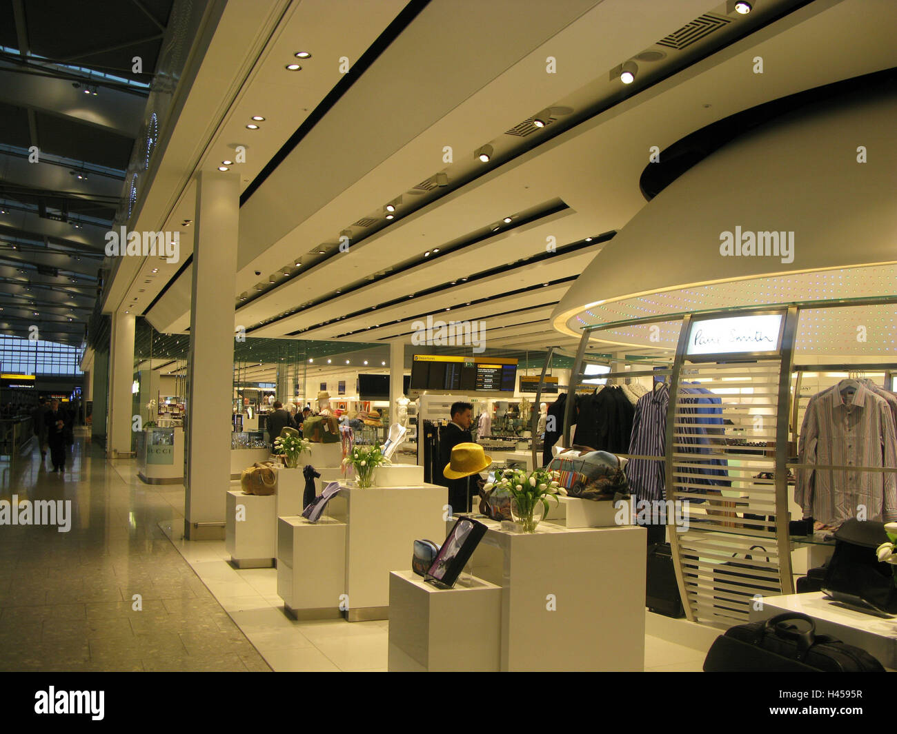 Great Britain, London, airport Heathrow, dutyfree shop, England, town