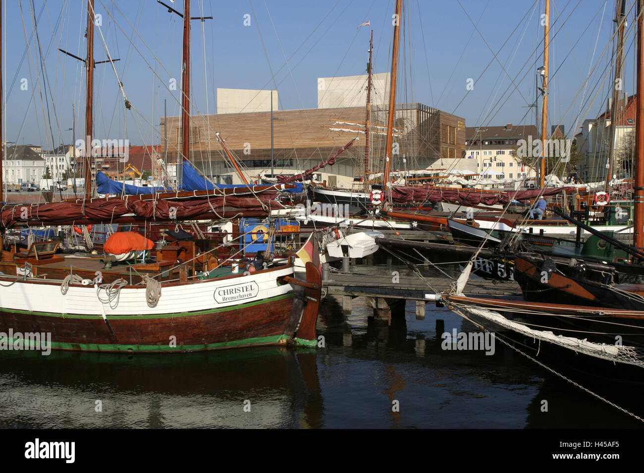 Germany, Bremerhaven, new harbour, German emigrant's house, ships