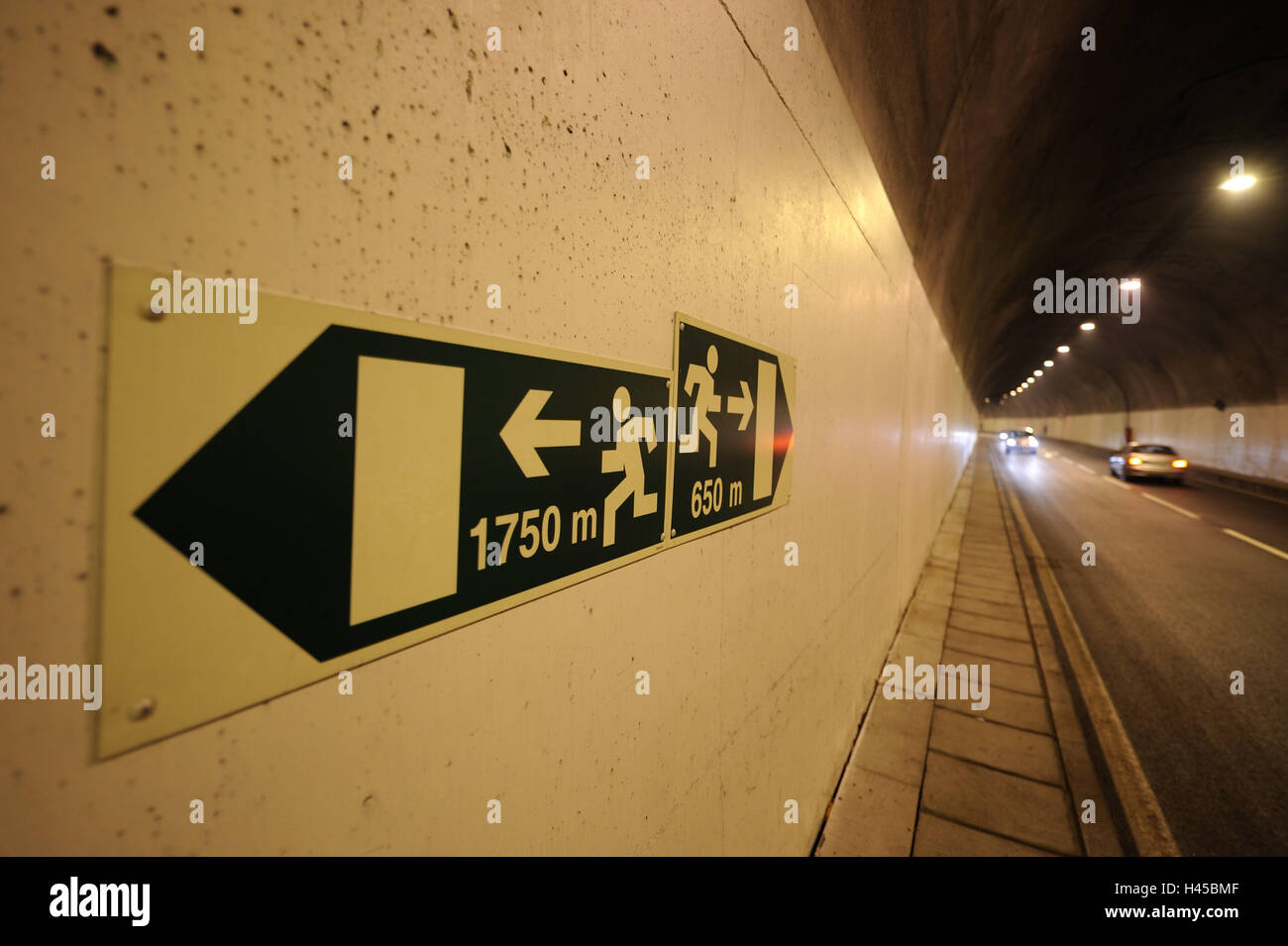 Portugal, island Madeira, Curral the Freiras, tunnel, signs, flight directions, Stock Photo