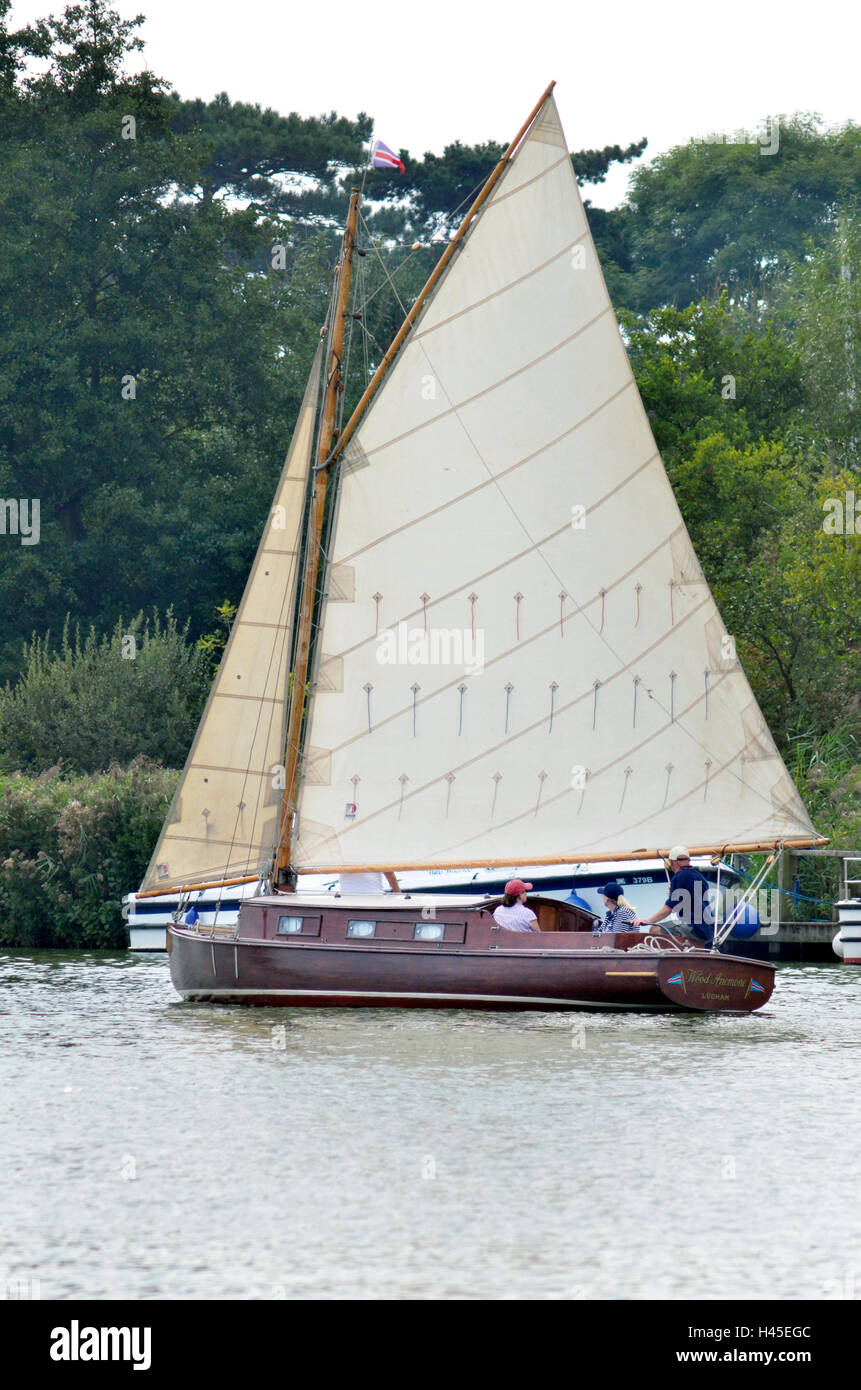 Gunter rig sailing hires stock photography and images Alamy