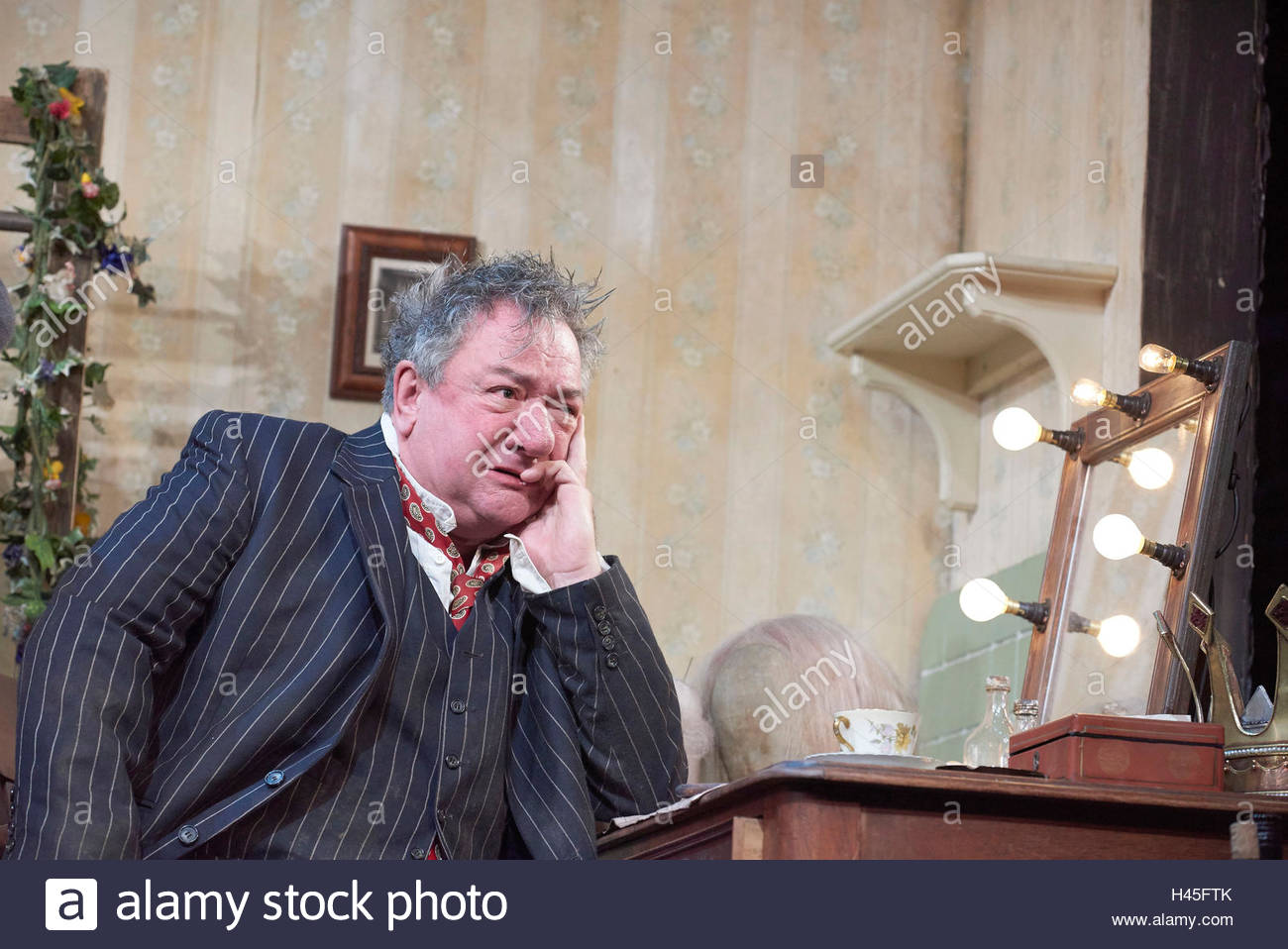 The Dresser By Ronald Harwood Directed By Sean Foley With Ken