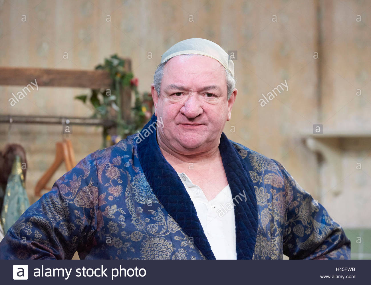 Sir Ronald Harwood High Resolution Stock Photography and Images Alamy