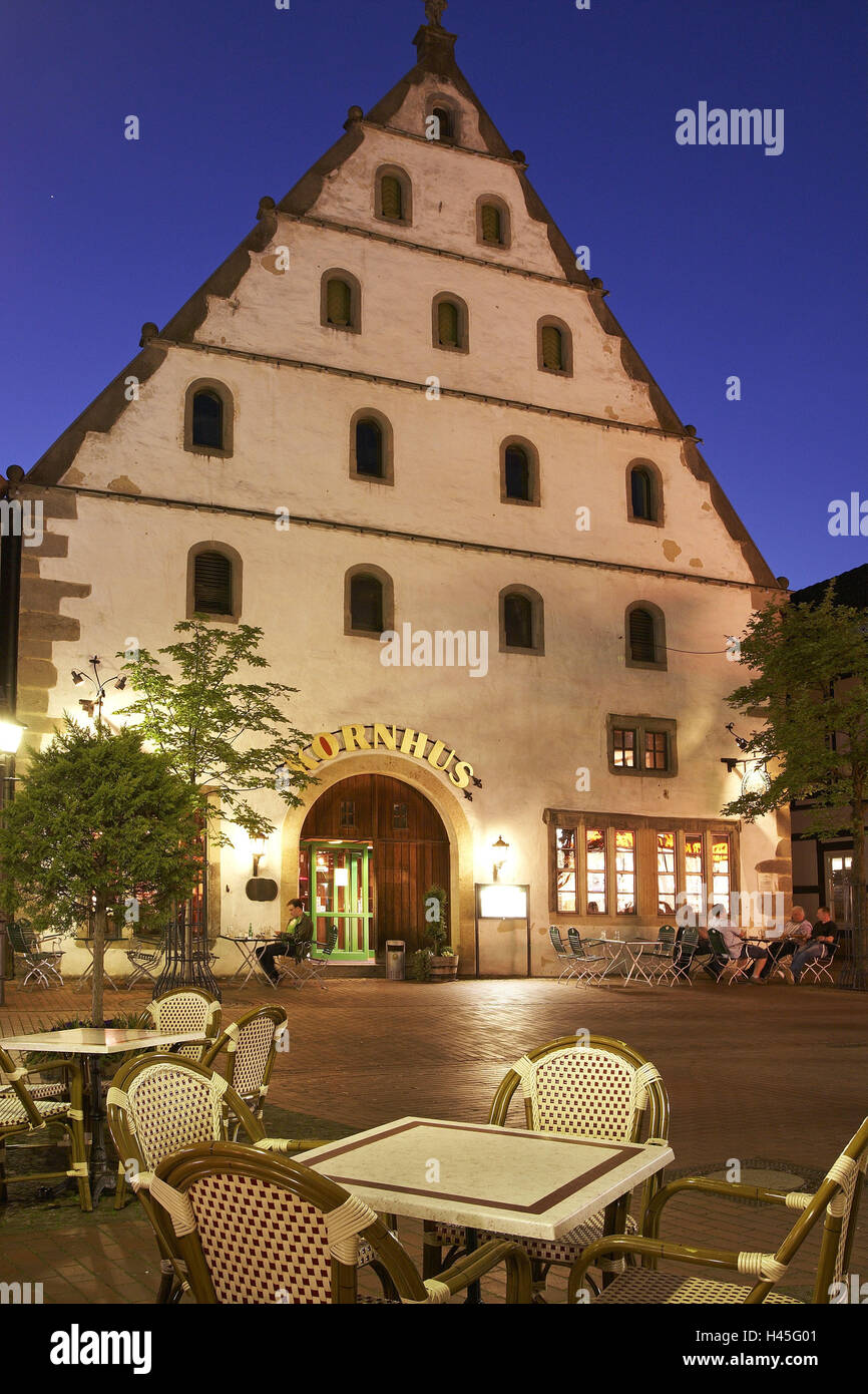 Restaurants in old renaissance hi-res stock photography and images - Alamy