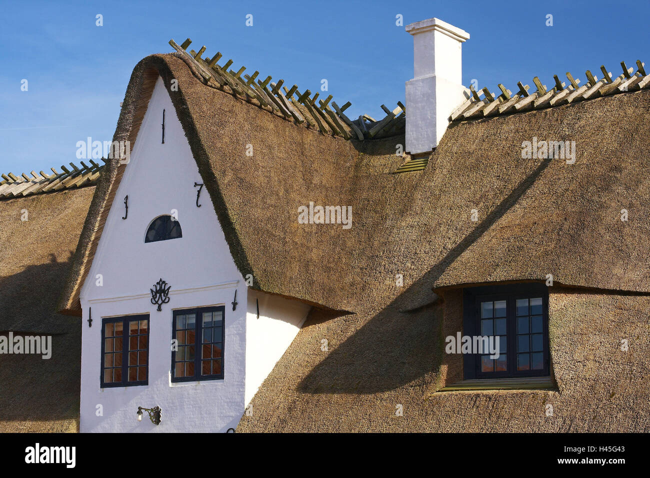 Denmark, thatched-roof house Stock Photo - Alamy