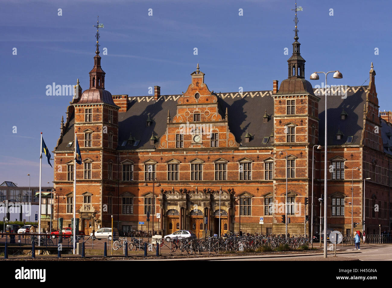 Denmark, Helsingoer, central station 'toiling Hus', outside, bicycles, Stock Photo