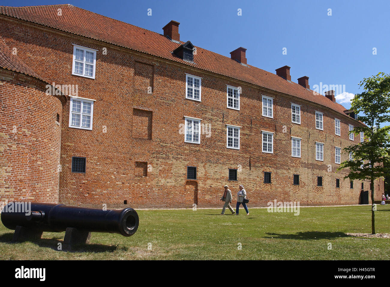 Denmark, Jutland, Sonderborg, castle, tourists, meadow, cannon, Stock Photo