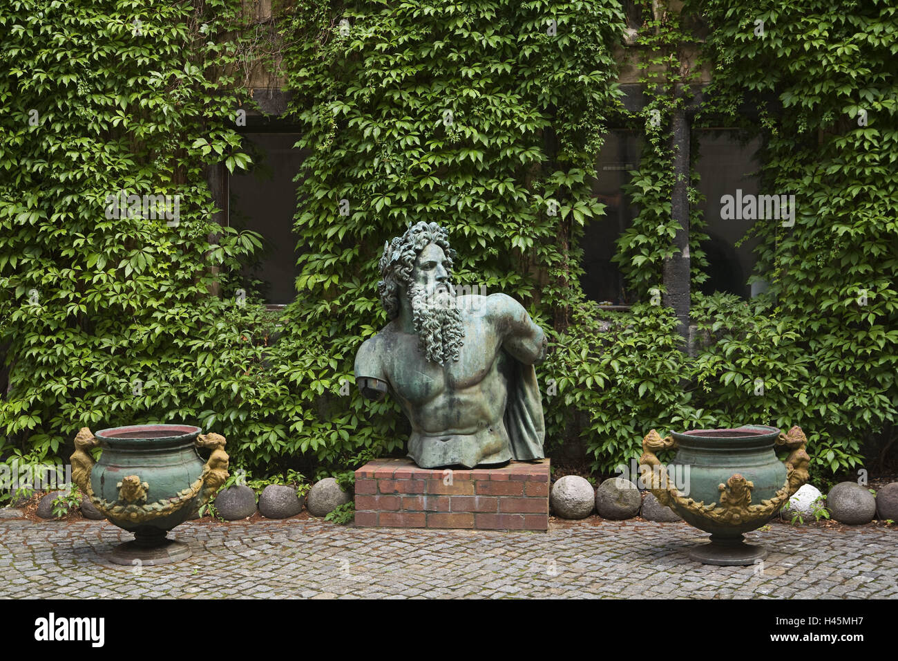 Germany, Berlin, Friedrich's grove, museum the Brandenburg March, inner courtyard, sculpture, Europe, town, capital, place of interest, museum building, covered, climbing plant, art, court, building, museum, bust, vessels, outside, deserted, Stock Photo