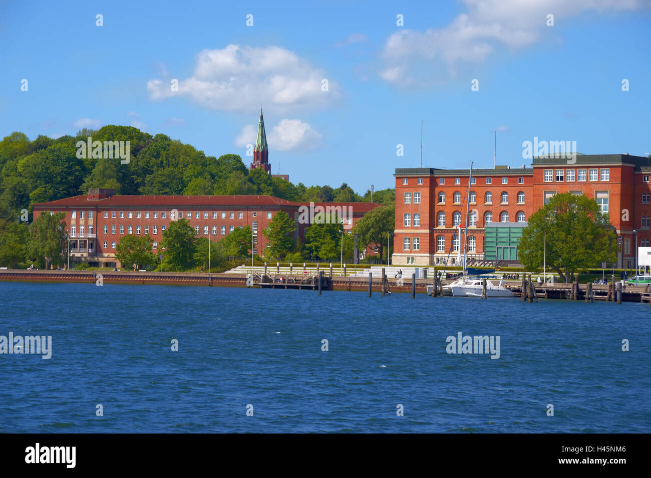Germany, Schleswig Holstein, Kiel, Reventloubrücke, land ministry