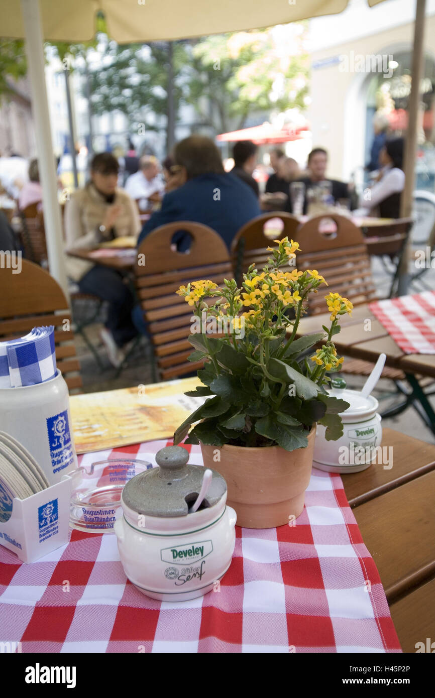 Beer garden table hi-res stock photography and images - Alamy