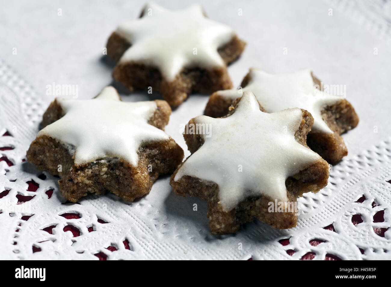 Christmas cookies, cinnamon stars Stock Photo - Alamy