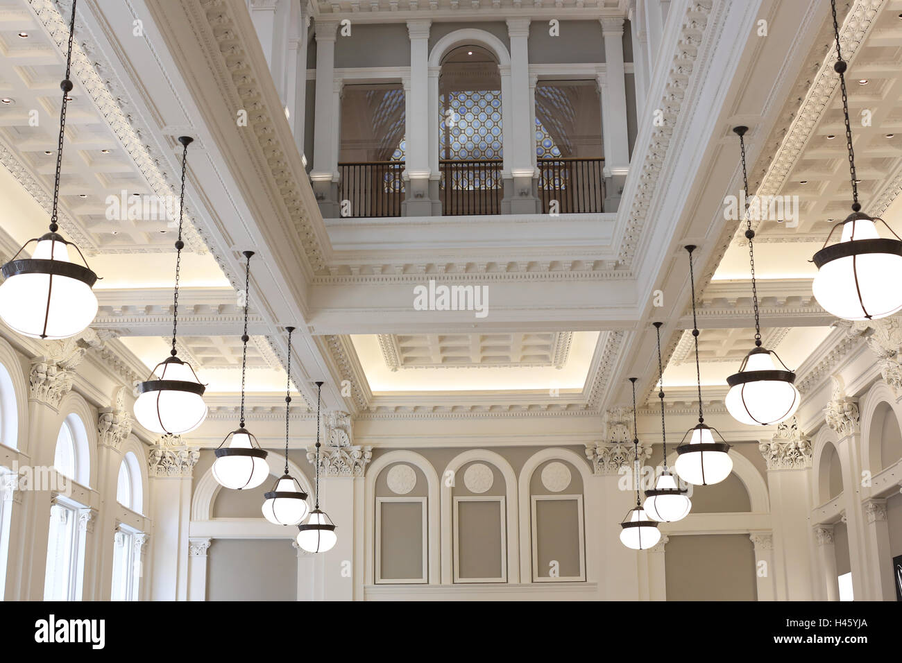 The new Apple store in New Street Birmingham Stock Photo Alamy