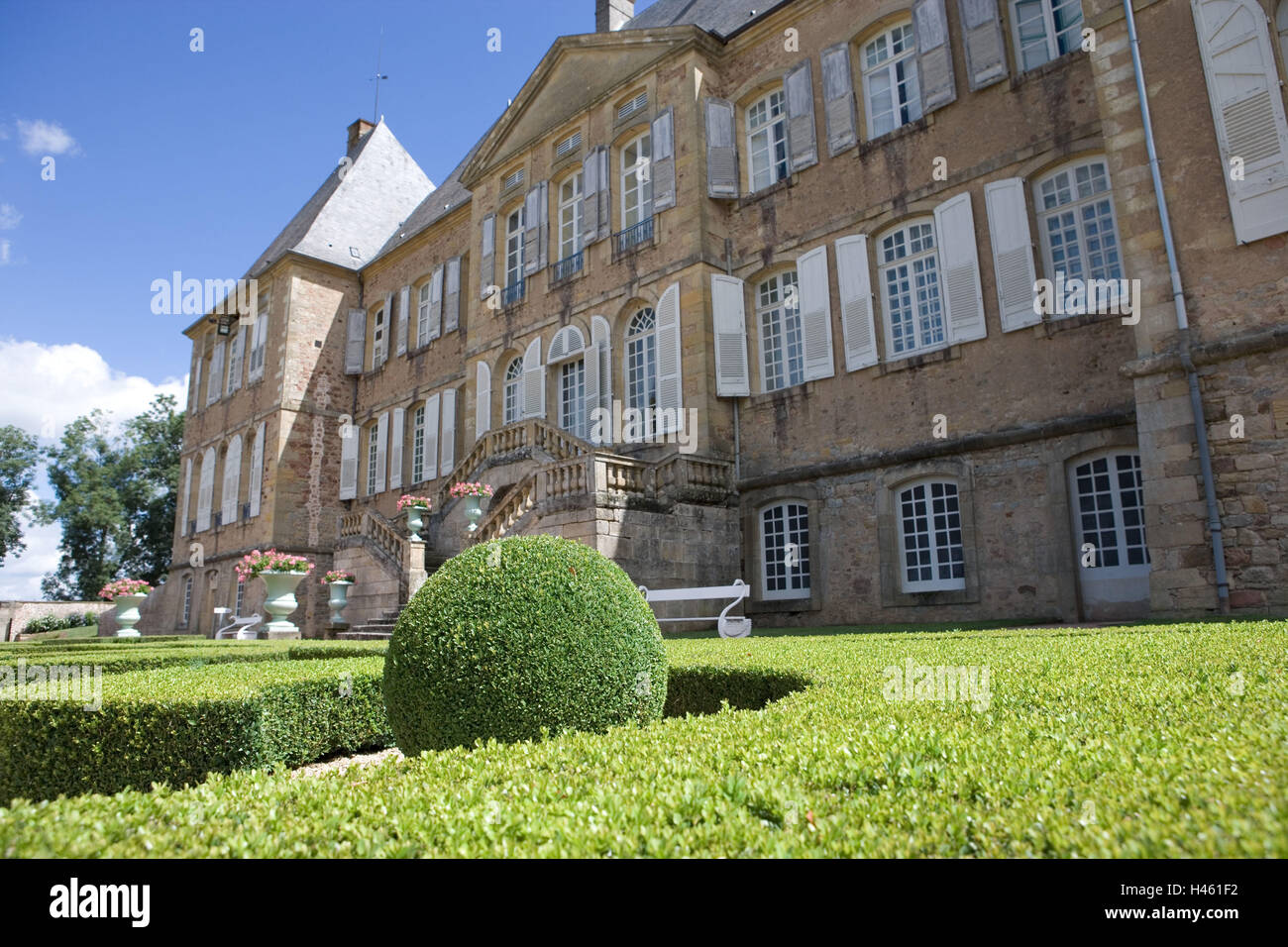 France, Bourgogne, Saone-et-Loire, Charolles, La Clayette, Corbigny, Chateau de Dree, castle garden, book sphere, facade, detail, Stock Photo