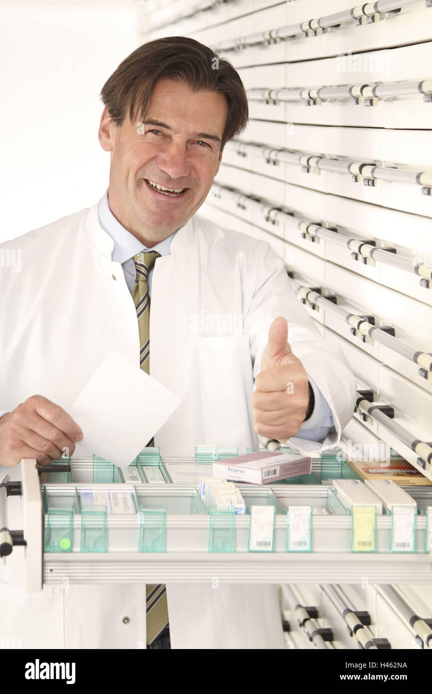 Pharmacist on medicine Stock Photo Alamy