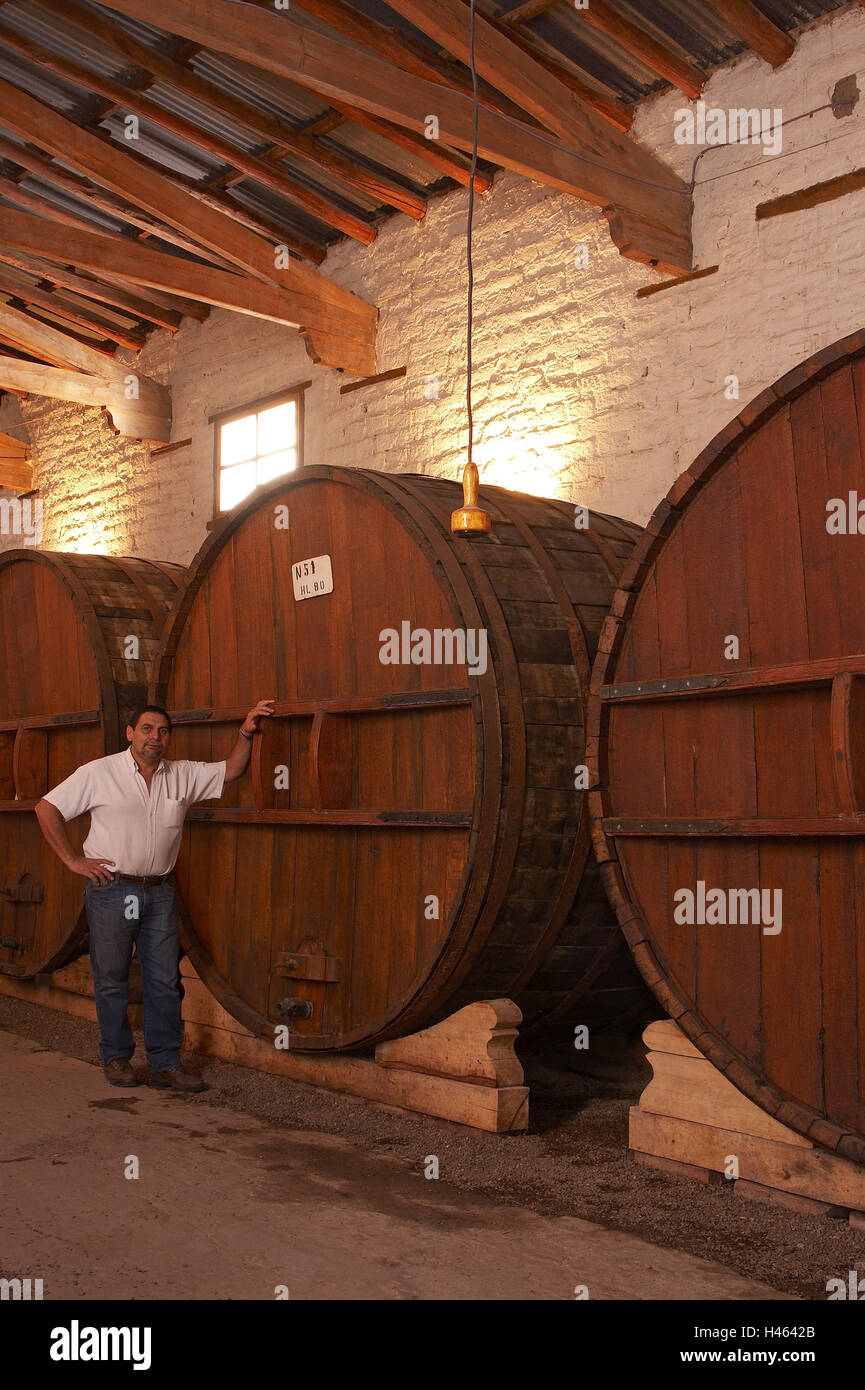 Oak barrels hi-res stock photography and images - Alamy