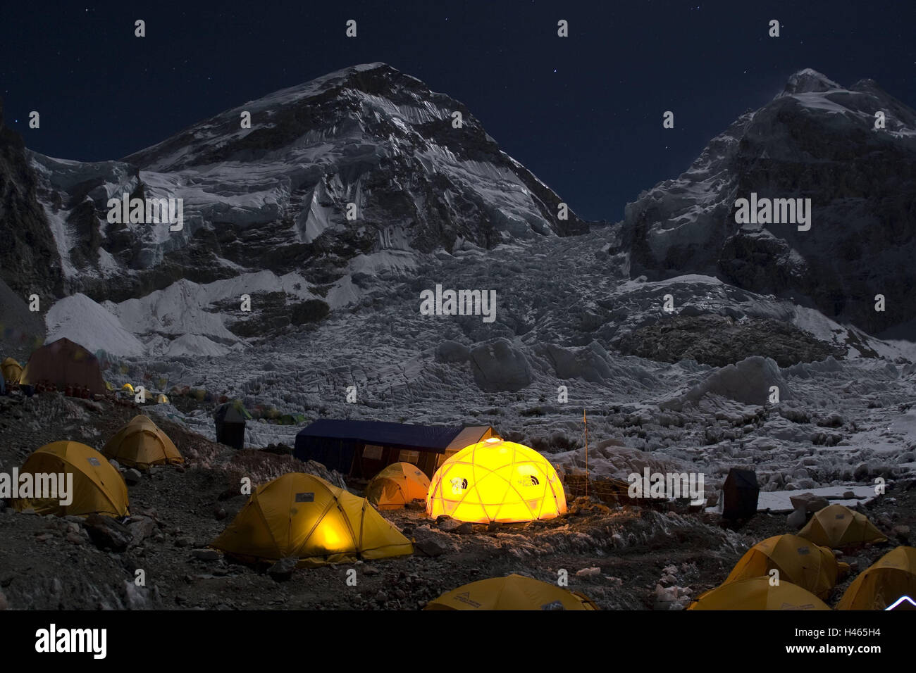 Nepal, Solo Khumbu, region Everest, Everest base camp, tents, lighting, Stock Photo