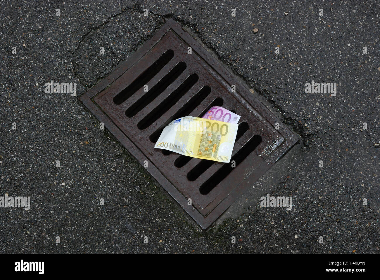 Drain lid, euronotes, banknotes, notes, money, euro, currency, drain