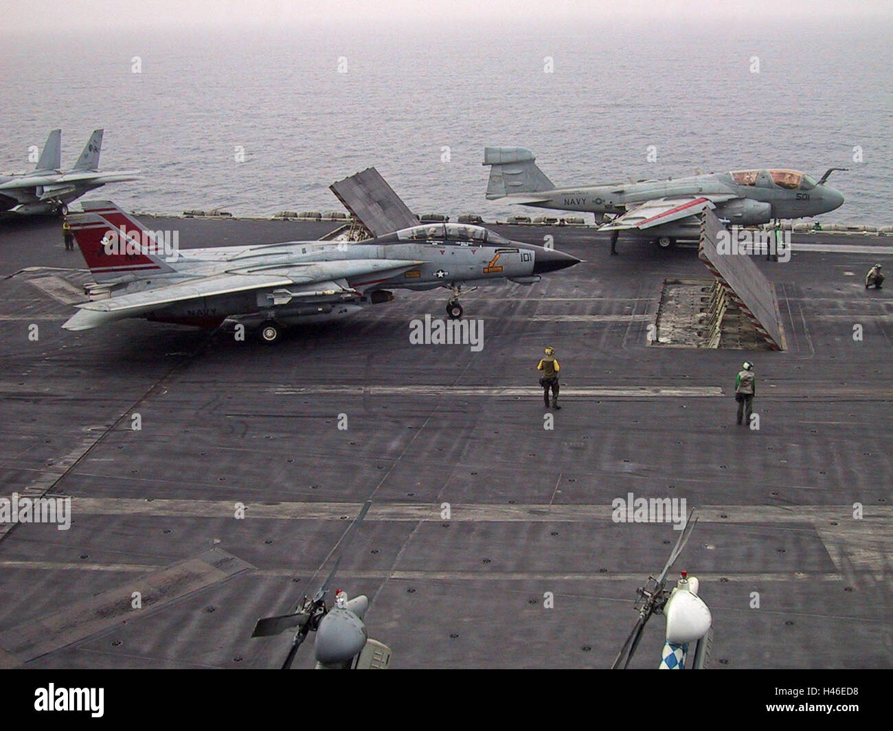 22nd March 2003 Operation Iraqi Freedom: an F-14 Tomcat & an EA-6B Prowler shortly to take-off from the USS Abraham Lincoln. Stock Photo
