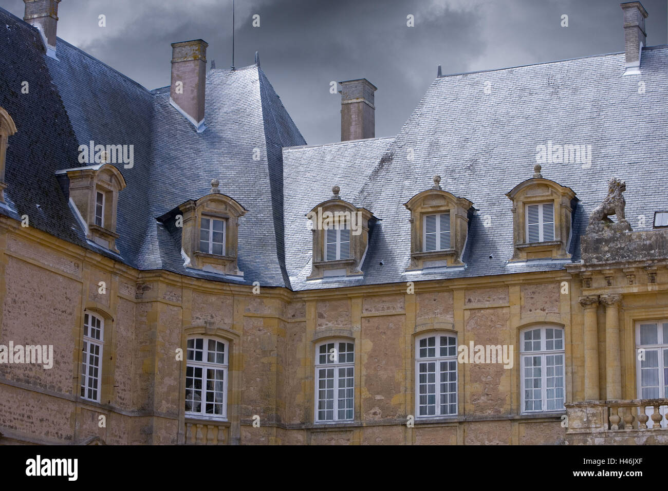 France, Bourgogne, Saone-et-Loire, Charolles, La Clayette, Corbigny, Chateau de Dree, facade, detail Stock Photo