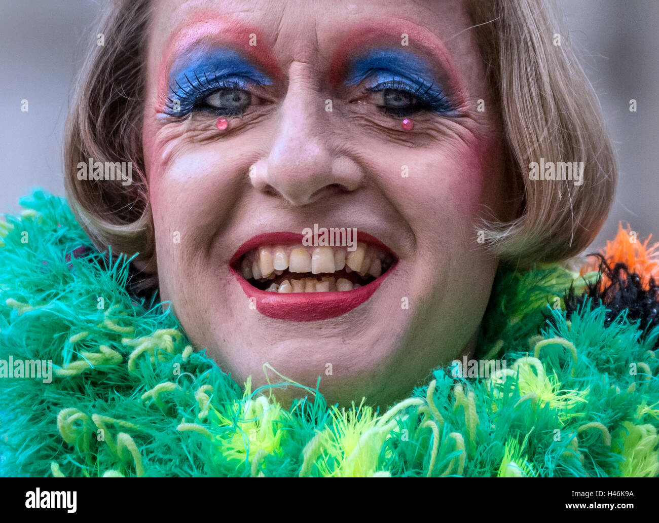 Cross dresser hi-res stock photography and images - Alamy