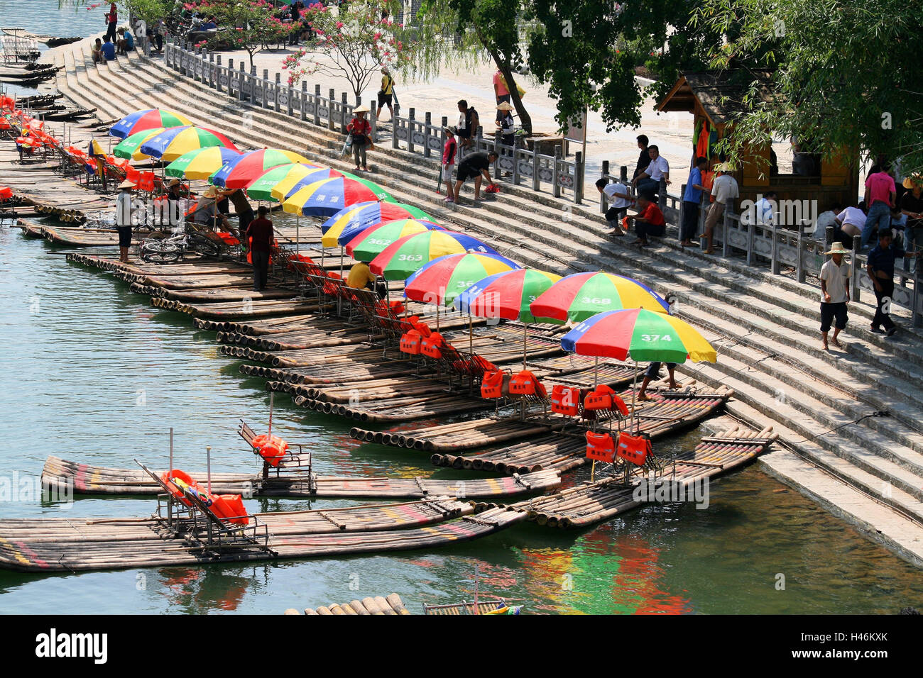 China Reed Raft China rafts tourists travel hi-res stock photography and images - Alamy
