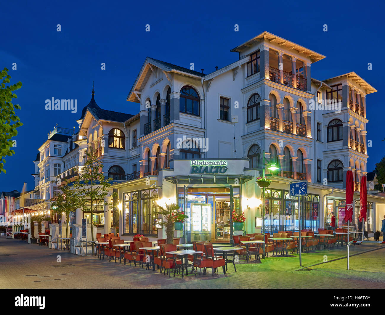 Restaurant Rialto on the beach promenade in Ahlbeck, Usedom ...