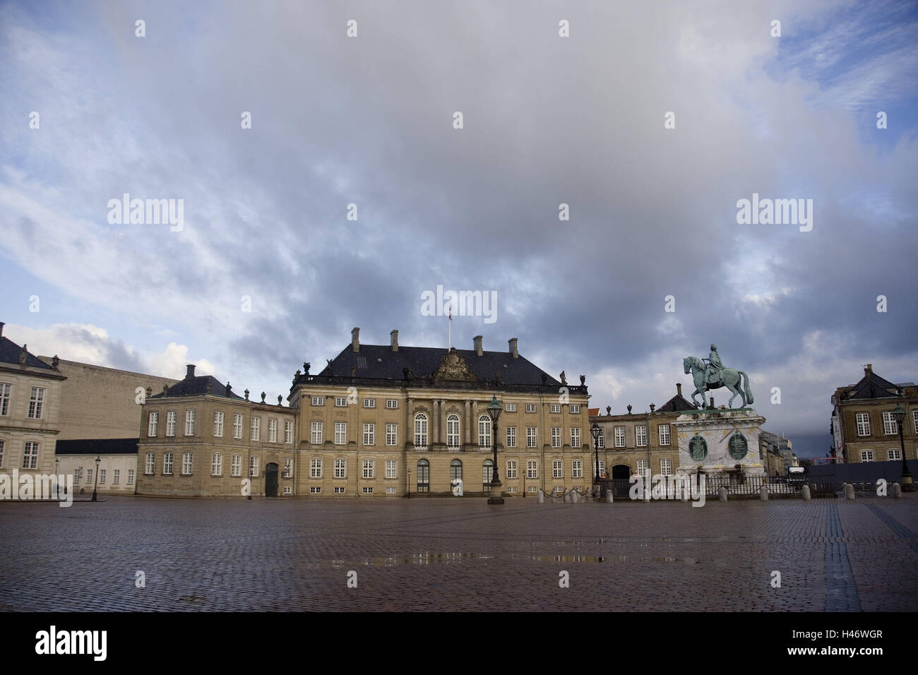 Rococo lock hi-res stock photography and images - Alamy