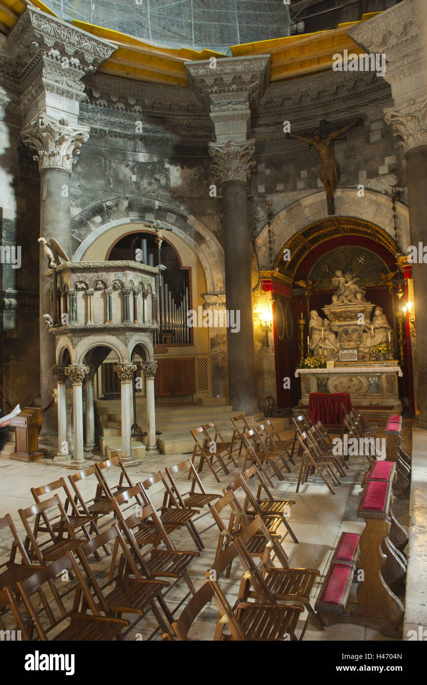 Croatia, Dalmatia, Split, interior the cathedral, the cathedral Sveti Duje,  pulpit, opus the late Romanesque Stock Photo - Alamy