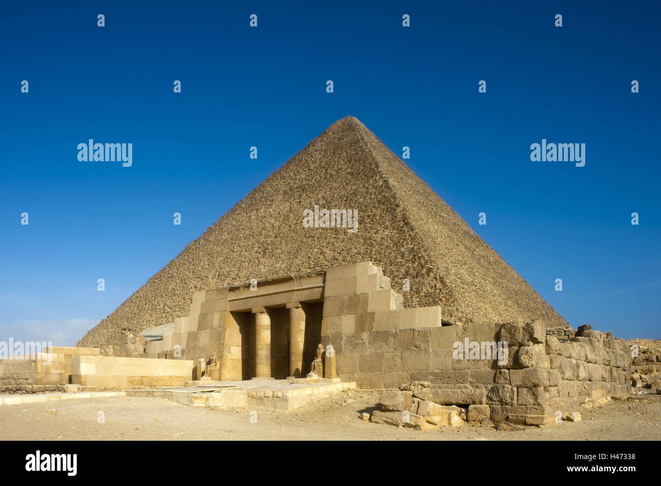 Egypt, Cairo, Gizeh, tomb on the southeast page of the Cheops pyramid ...