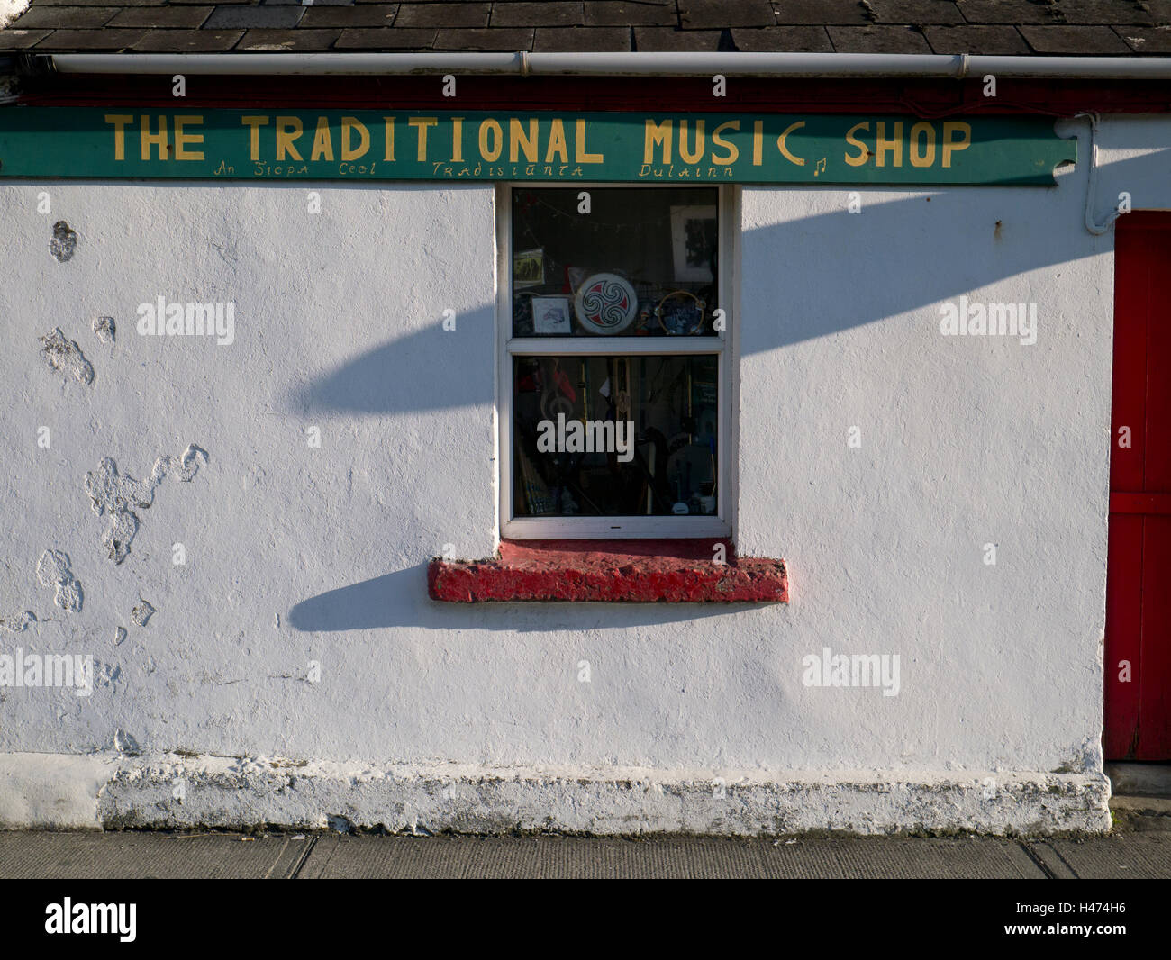 Traditional music shop, Doolin Stock Photo Alamy