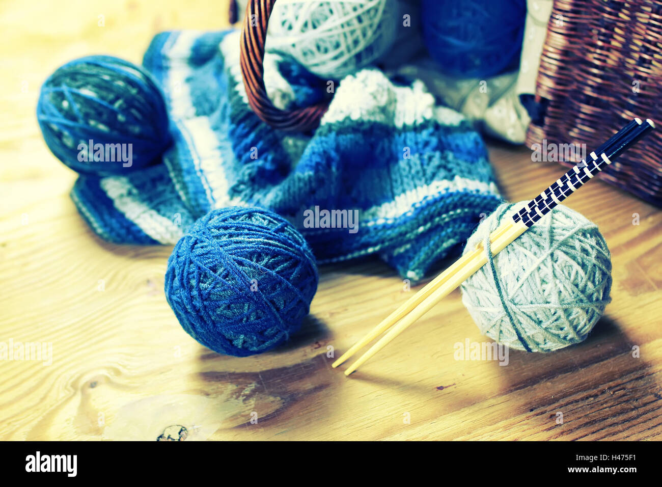 wool balls and knitting needles Stock Photo Alamy