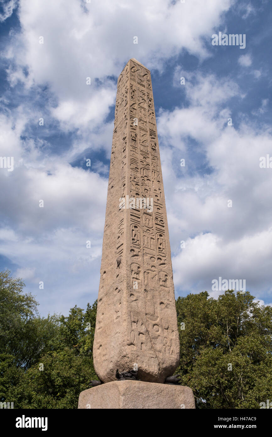 Cleopatra S Needle Obelisk In Central Park Nyc Stock Photo Alamy