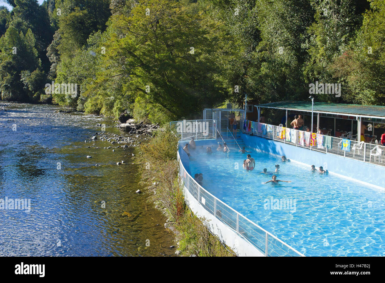 Chile, Patagonia, national park Puyehue, thermal bath, outside cymbal, bathers, river, Stock Photo
