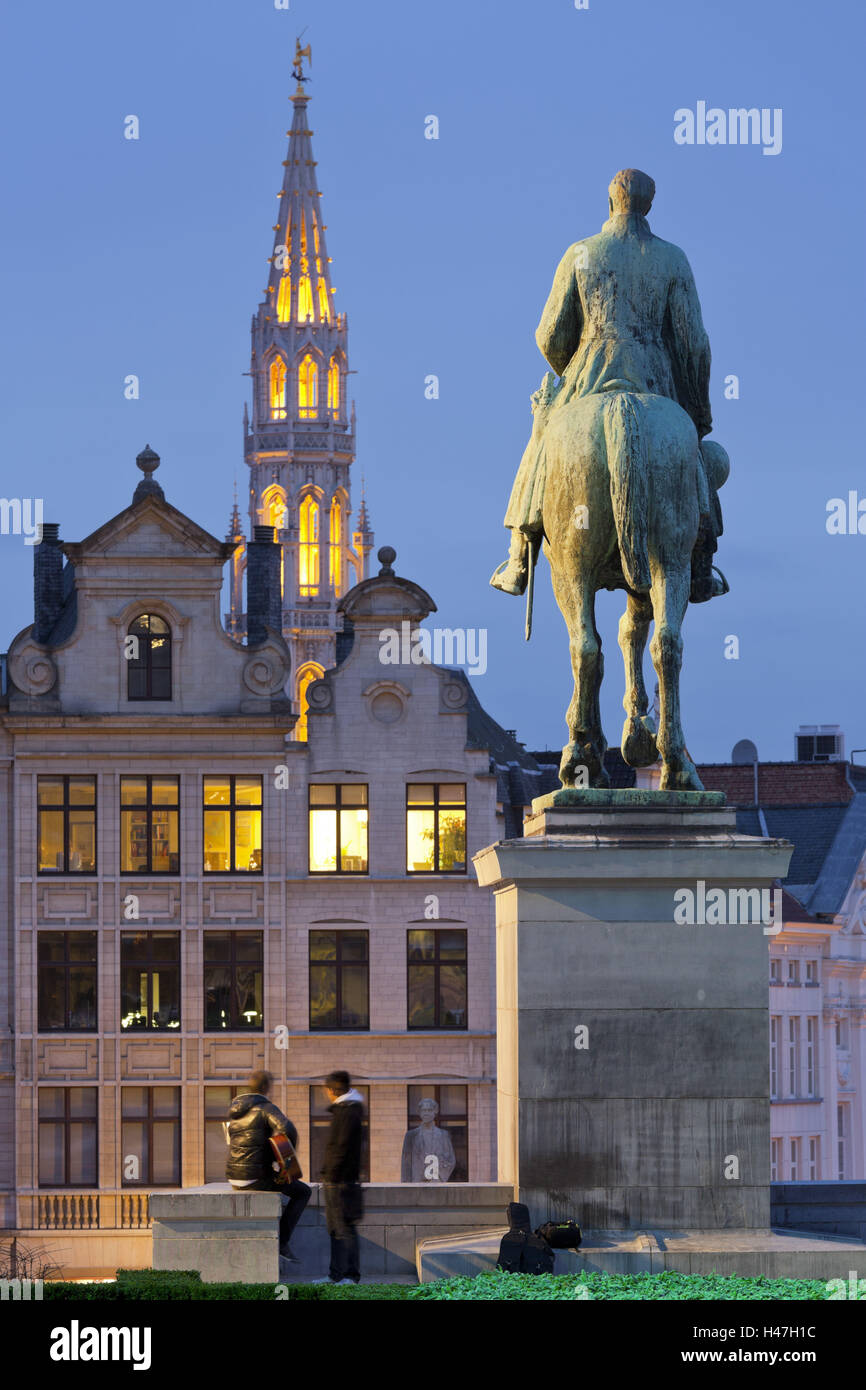 Belgium, Brussels, Jardin you Mont of the Arts, statue you Roi Albert, Place de L'Albertine, evening, Stock Photo