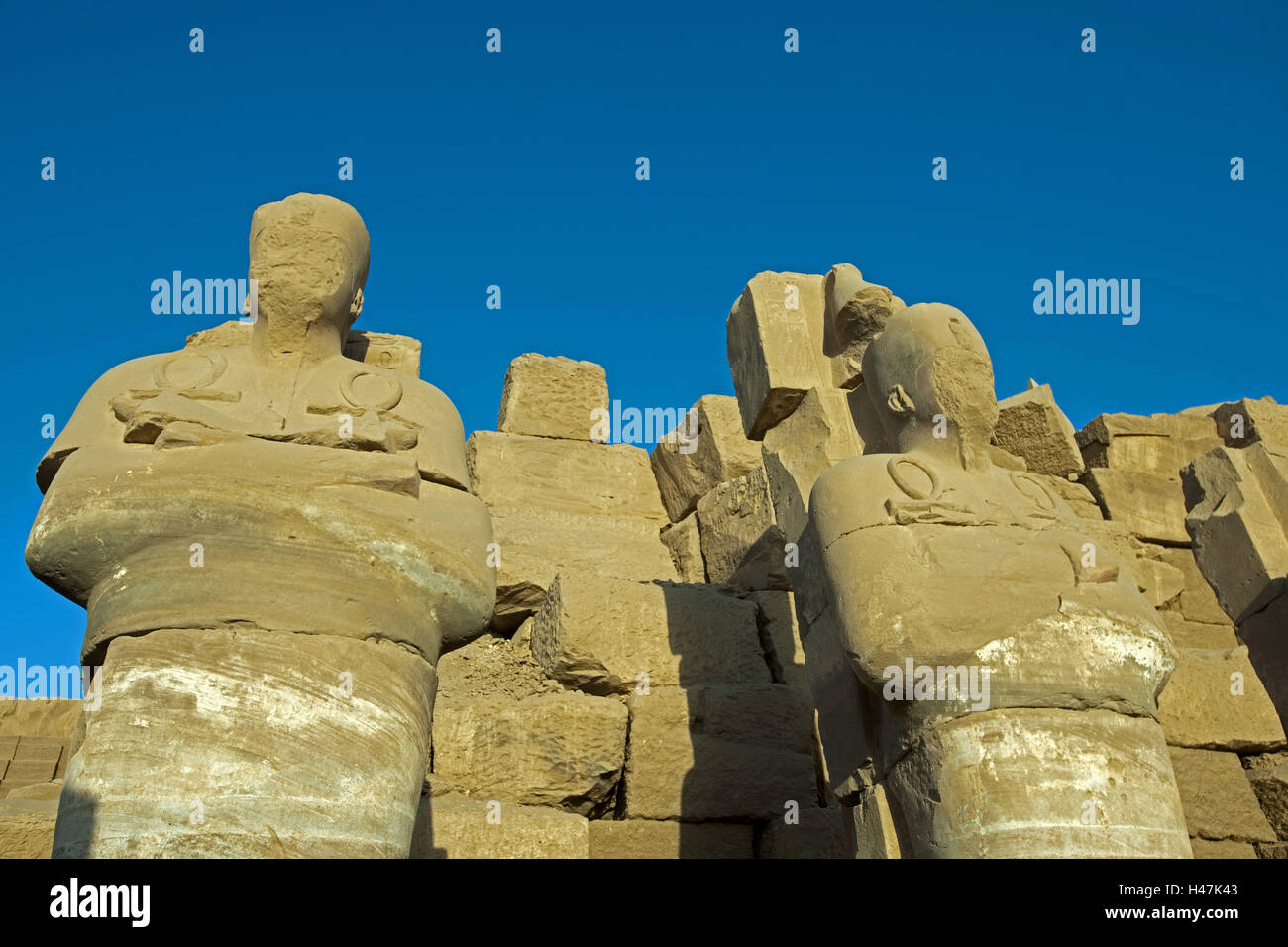 Egypt, Luxor, statue in the Karnak temple, statues Stock Photo - Alamy