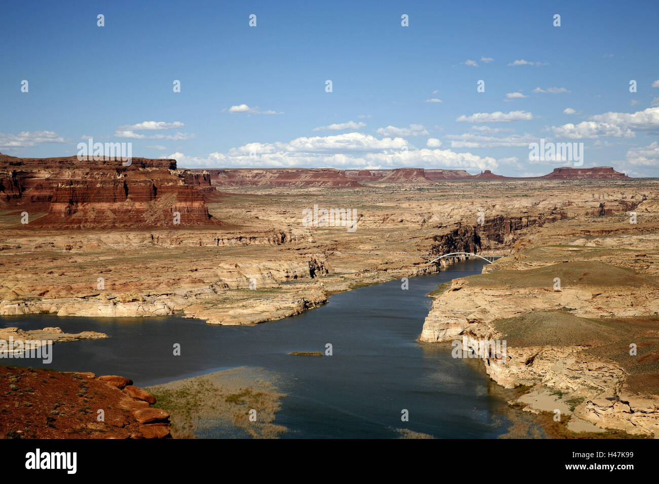 The USA, Utah, Hite, overview, view, view, scenery, nature, Colorado, bridge, rock, bile formations, red, heaven, clouds, travel, on the way, sightseeing, vacation, holidays, rest, camping, reservoir, Stock Photo