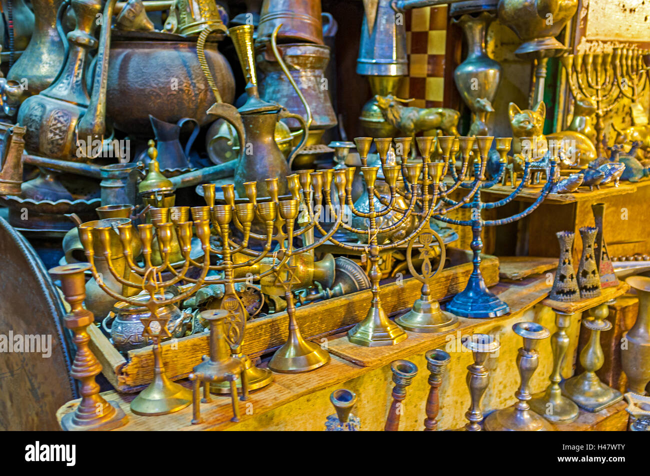 The menorah is sevenlamp (six branches) ancient Hebrew lampstand