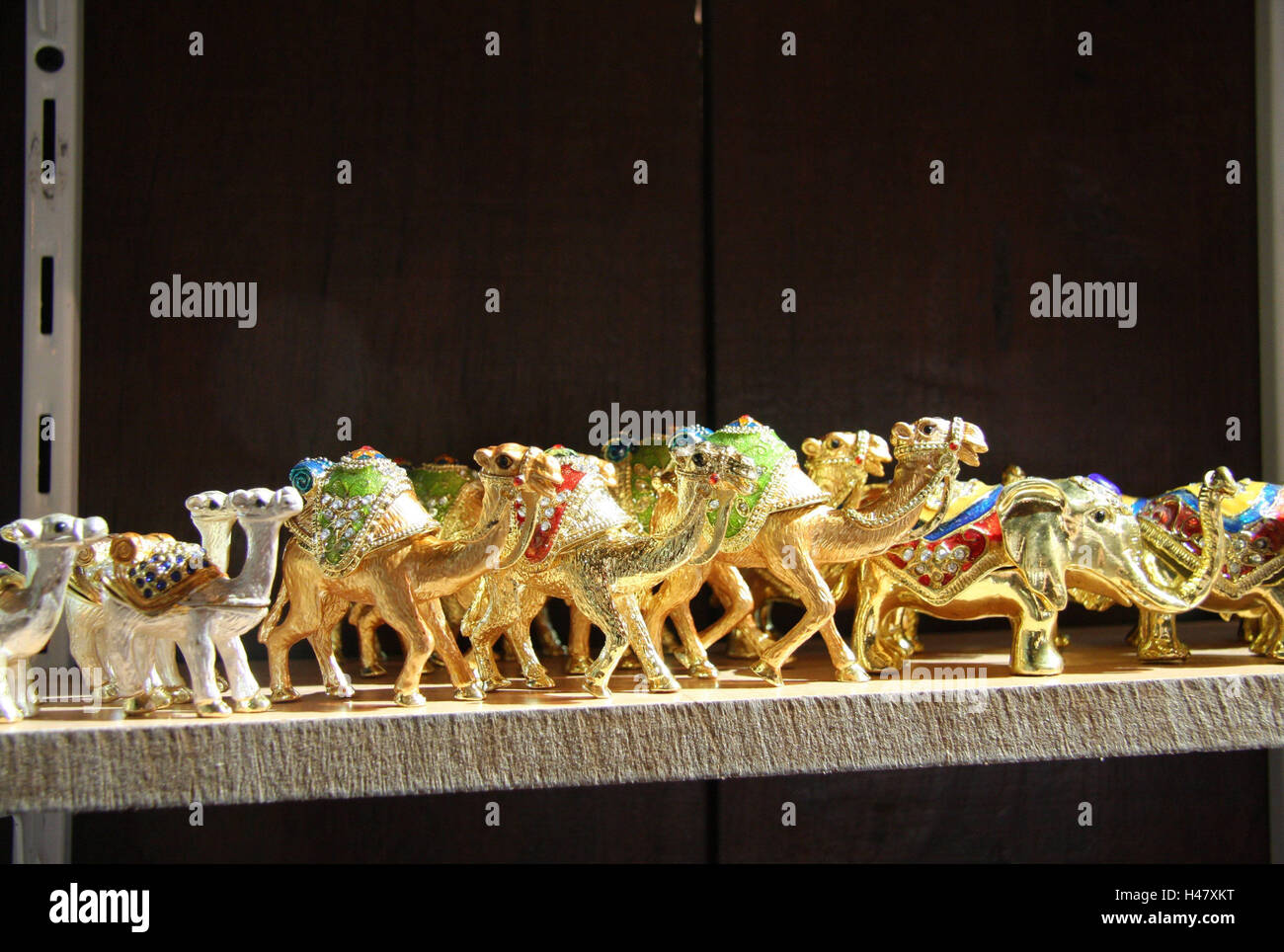 Dubai souvenirs camels hires stock photography and images Alamy