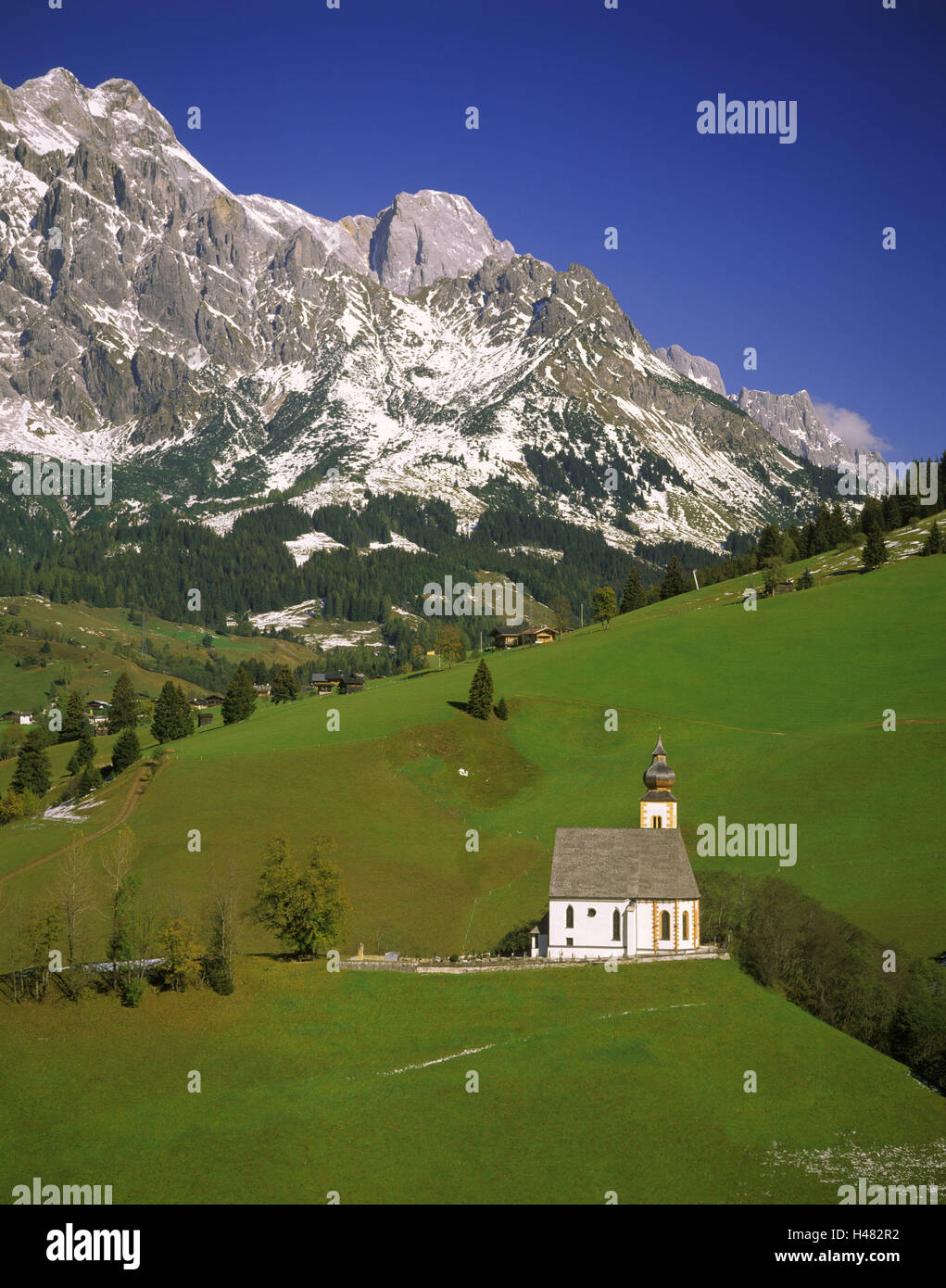 Austria, Salzburg country, high king's region, Serving in the high-level king, parish church to holy Nicholas, background high-level king, Stock Photo