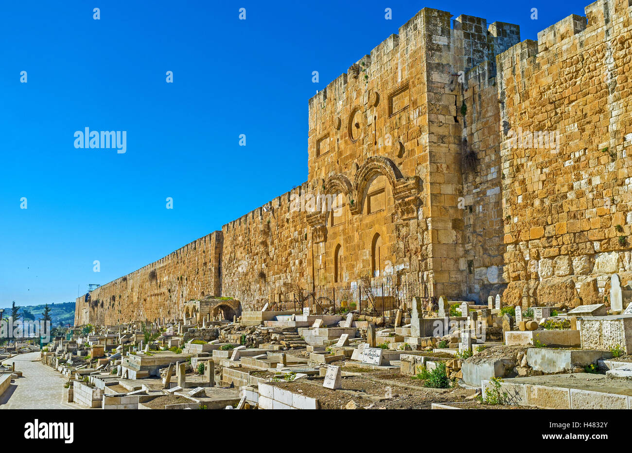 The Golden Gate (Gate of Mercy), that was walled in the middle ages and the old Muslim cemetery built by Ottomans Stock Photo
